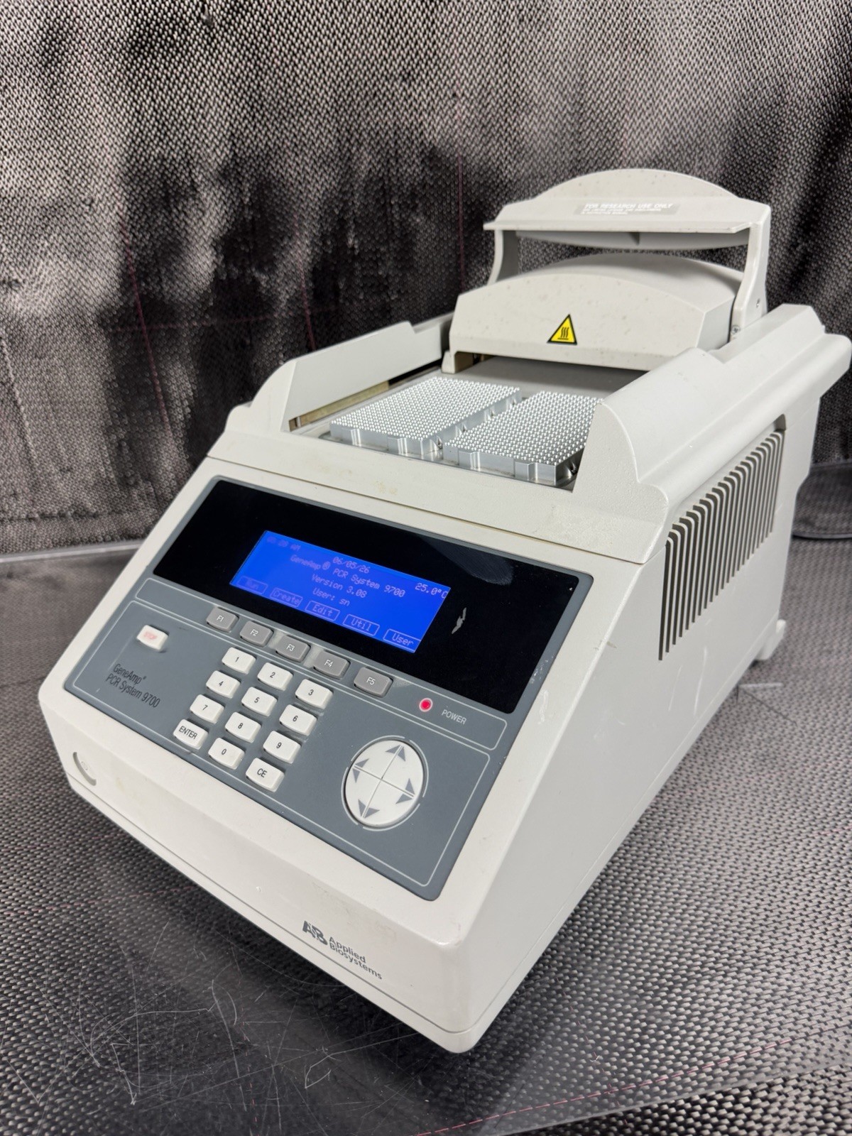 APPLIED BIOSYSTEMS GENEAMP 9700 PCR THERMAL CYCLER SYSTEM VGC! Ships Fast