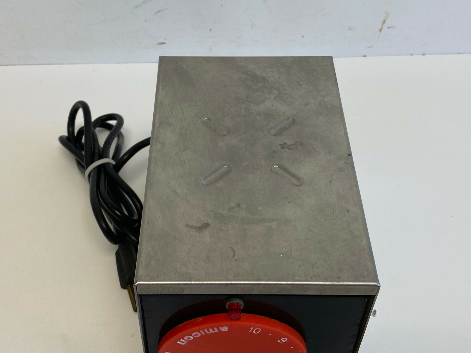 AMICON MODEL MT2 MAGNETIC STIRRER 7¾” x 5″ 115V 60Hz