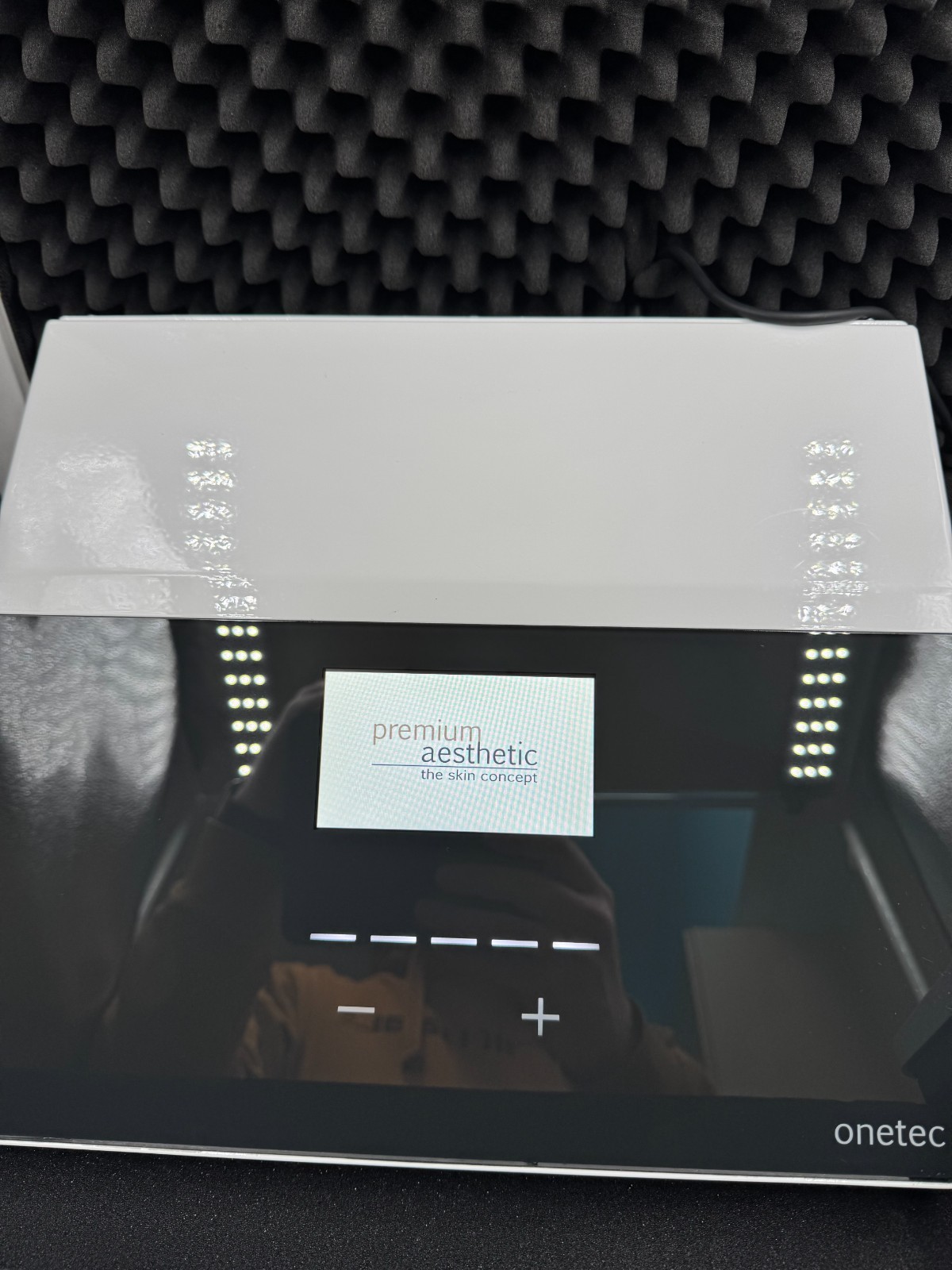 OneTec HFAsthetic Treatment Device Case with Footswitch Accessories RWS UK VAT