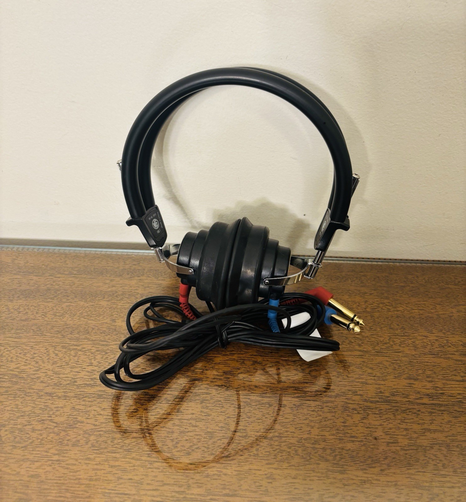 Earscan 3 Audiometer (ES3) with Headset, Response Bottom, AC Adapter & Cords