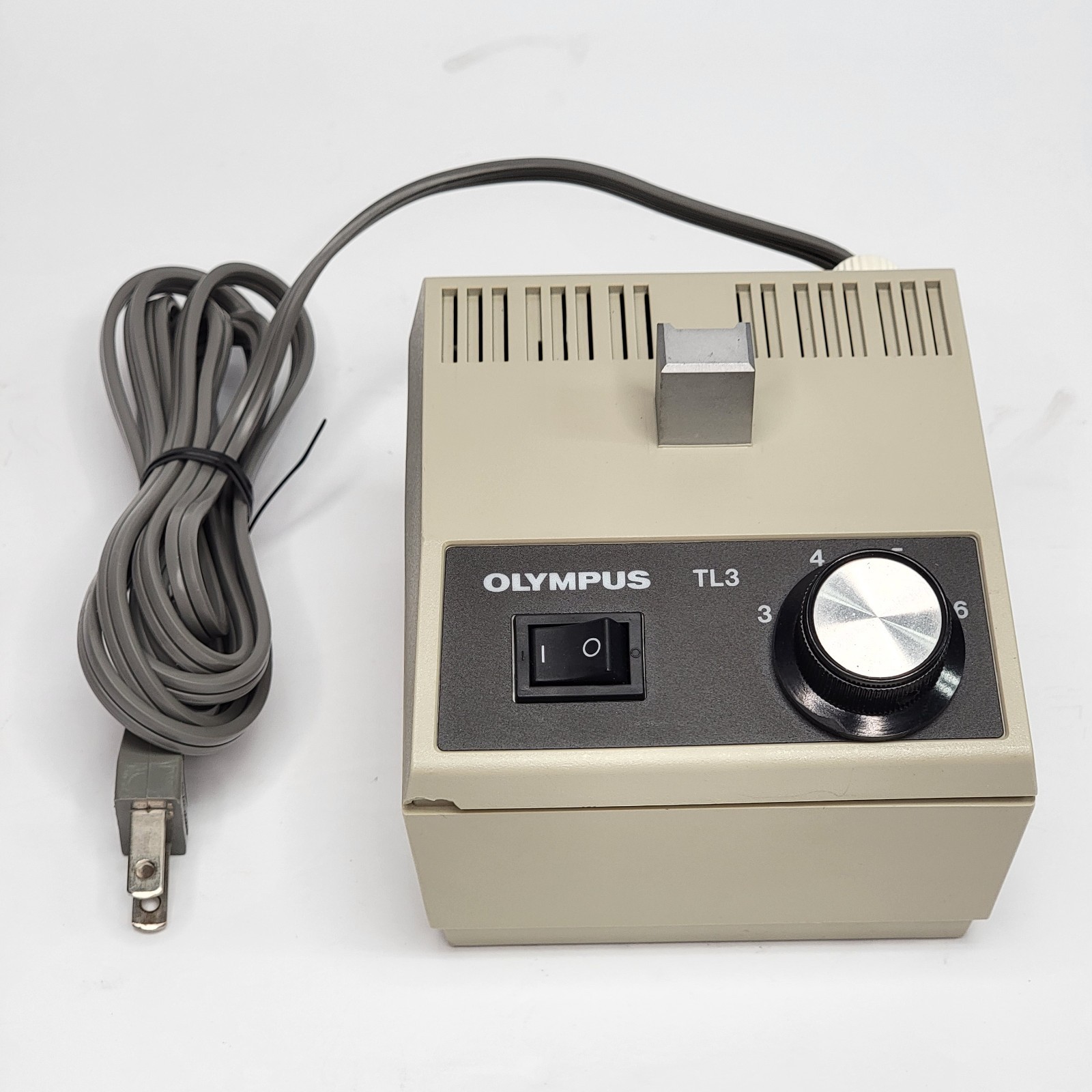 BARELY USED – Olympus TL3-115, 115V~30VA 50/60Hz, 0-6V20W Light Illumination