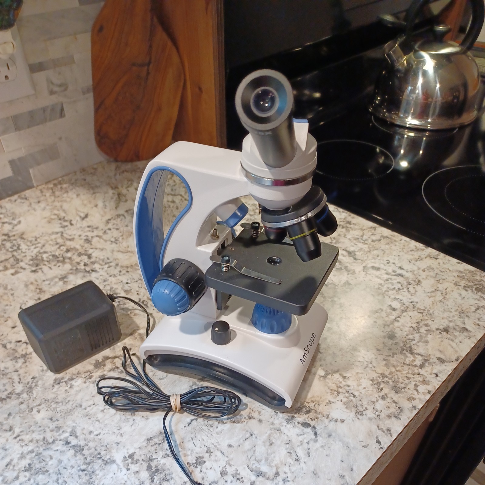 AmScope Microscope tested working 2 light settings 360 °view range from top