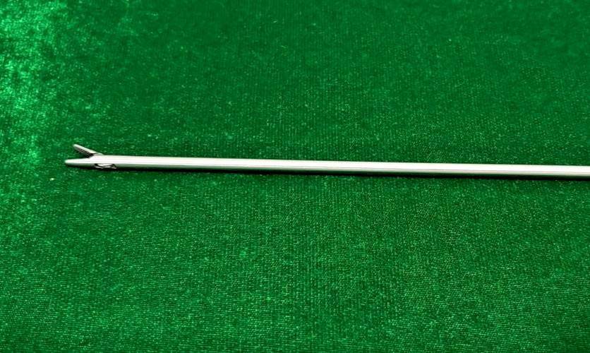 Laparoscopic Pediatric Needle Holder Straight Jaw 3mmx330mm Reusable Instruments
