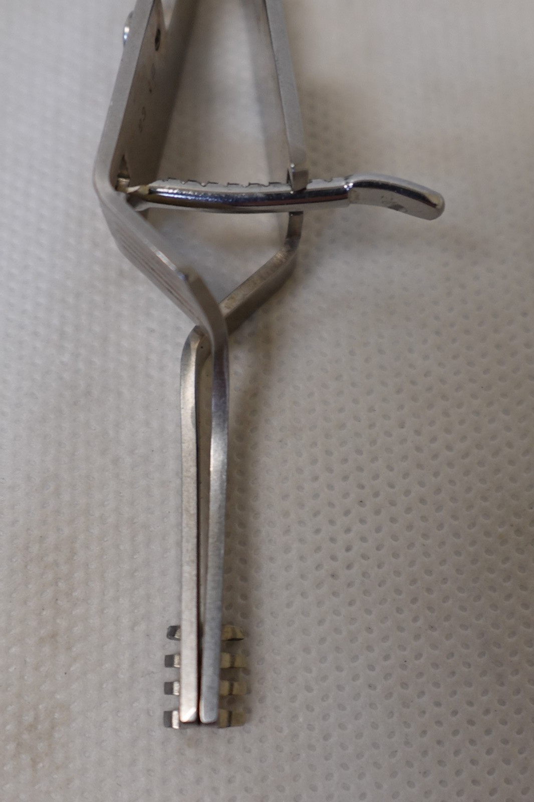 Miltex #11-16 Cross Action Retractor 4″ Blunt Prongs Surgical Germany Stainless
