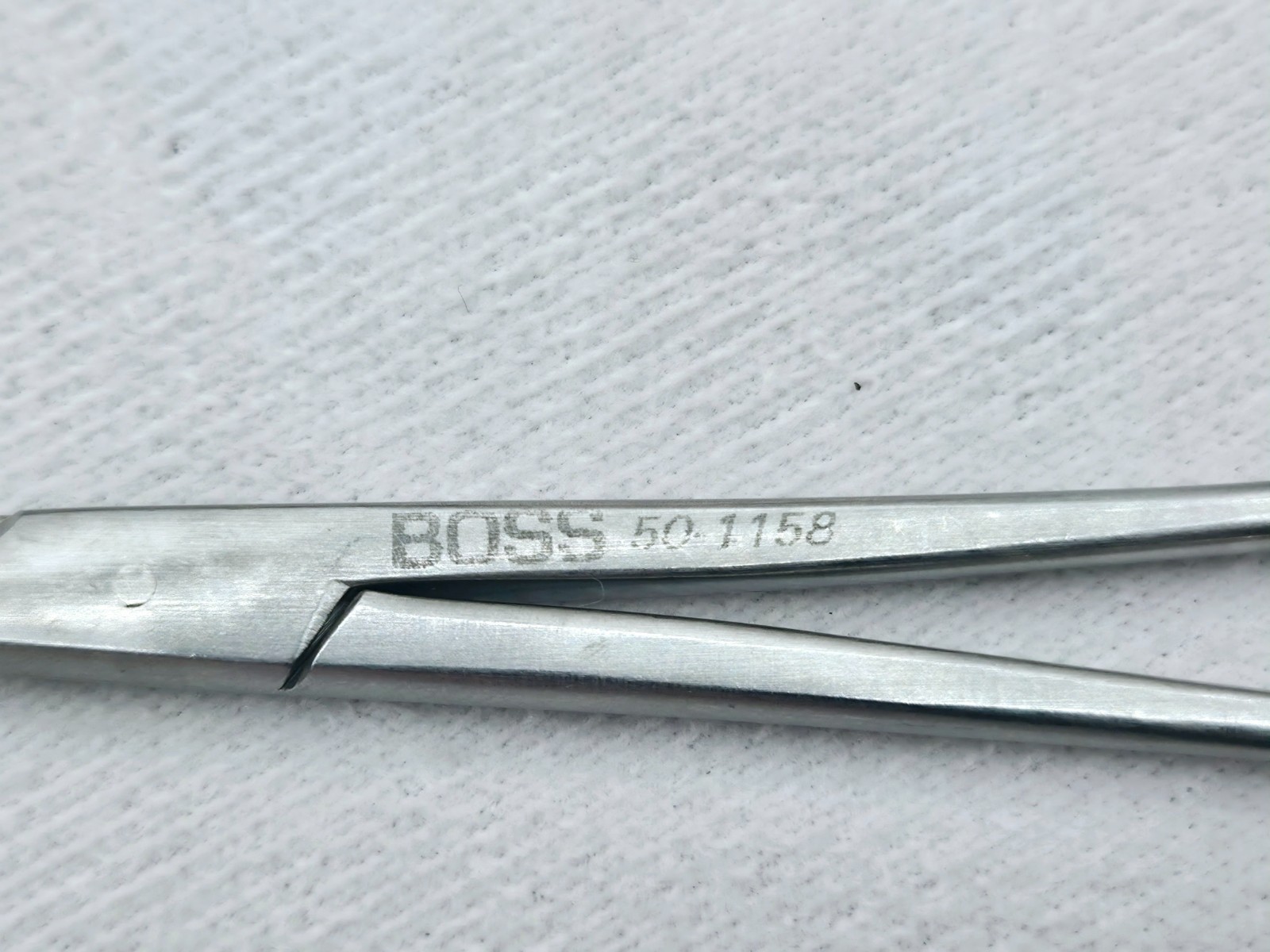 Boss 50-1158 Olsen-Webster Needle Holder, “GG” Serrated 4.5″- Ultrasonic Cleaned