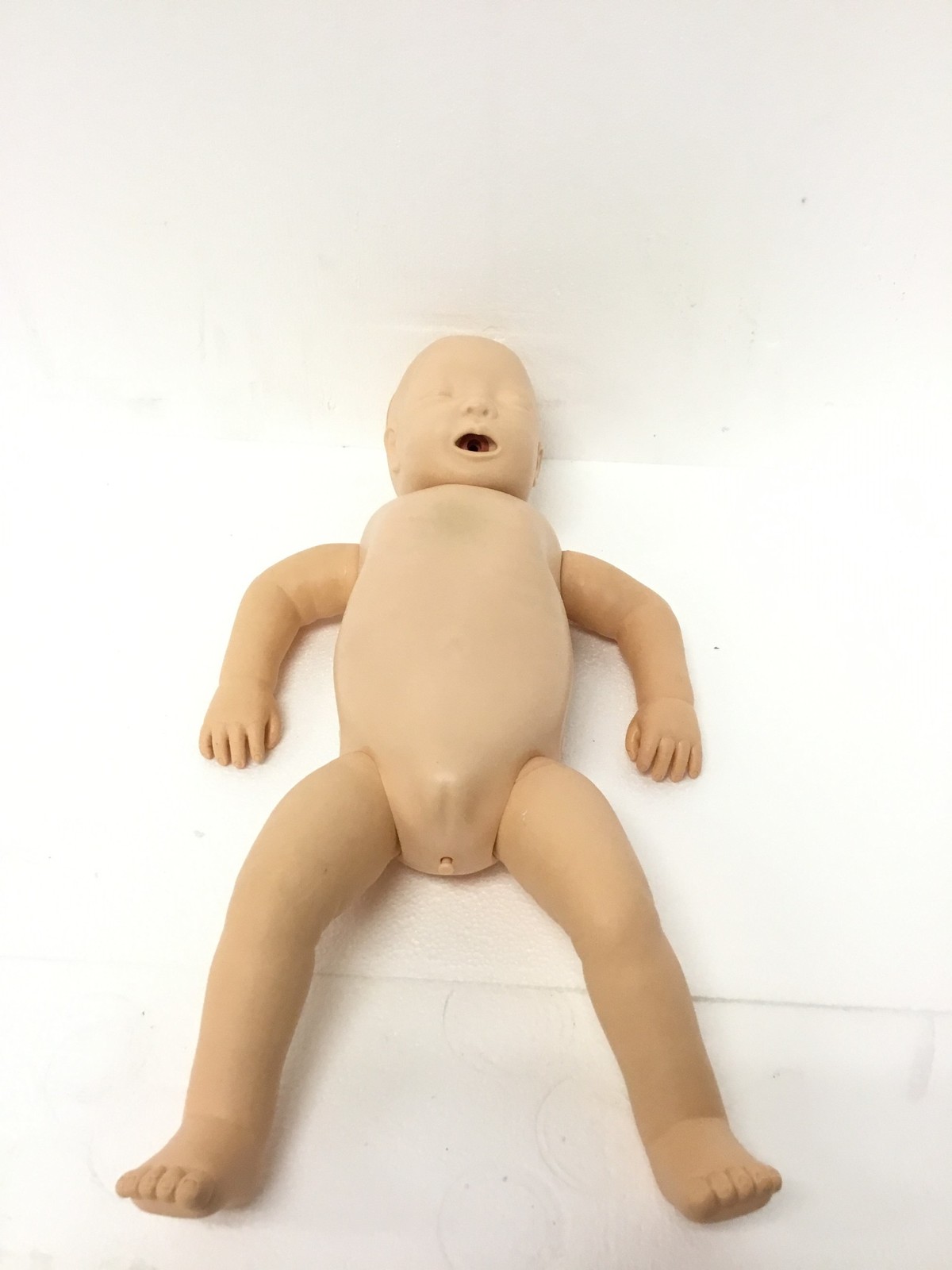 Laerdal 163-01001 Female Baby Training Simulator Manikin, WORKING FREE SHIPPING