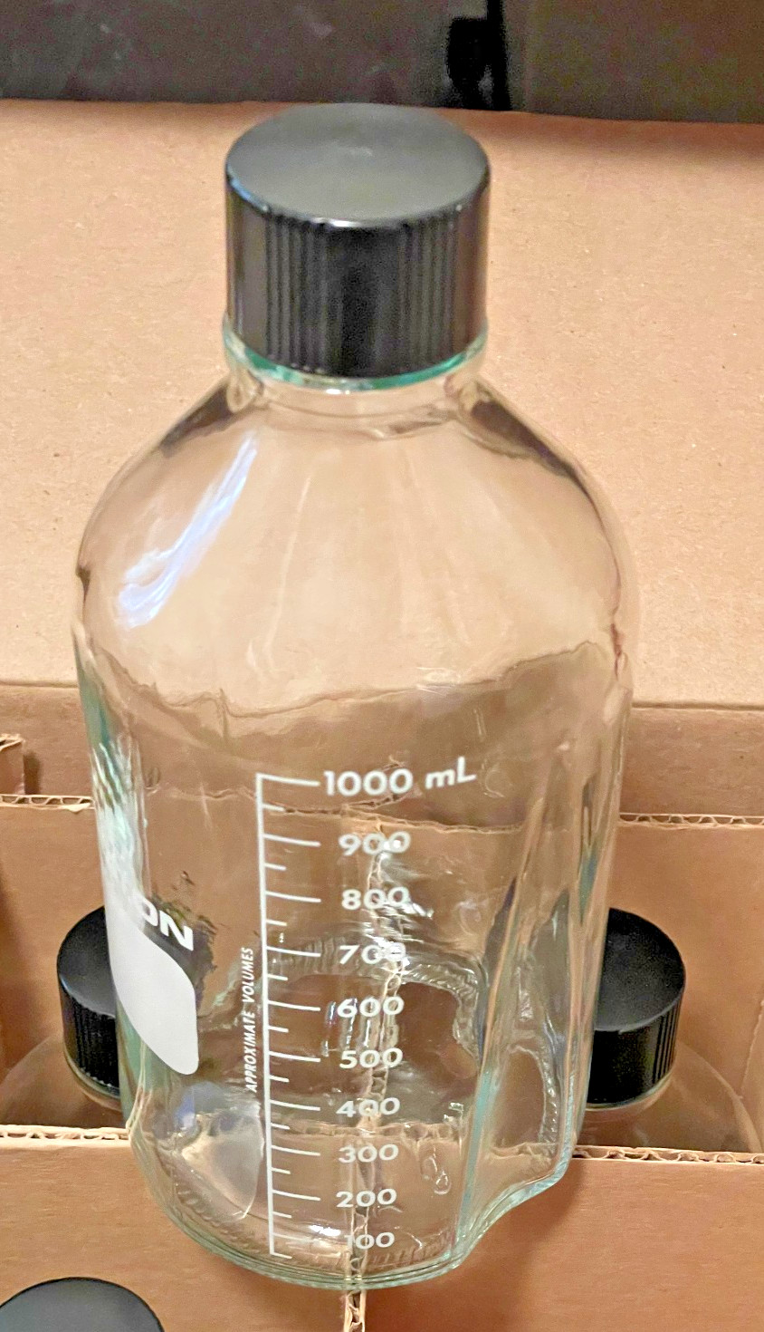 Wheaton 219760 Graduated Media Bottle with Rubber-lined Cap 1000mL