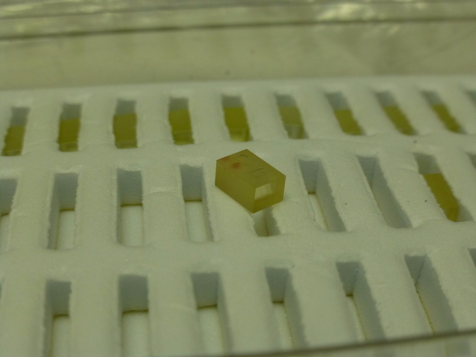 1pc – YVO4 Walk-off Crystal 3x4x6mm Yttrium Vanadate, 1550nm AR