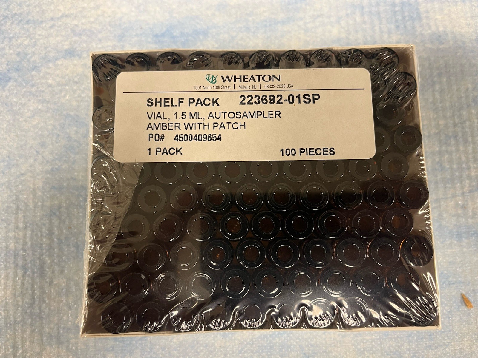 WHEATON Vial, 1.5 mL Autosampler – Amber with Patch. Box of 100