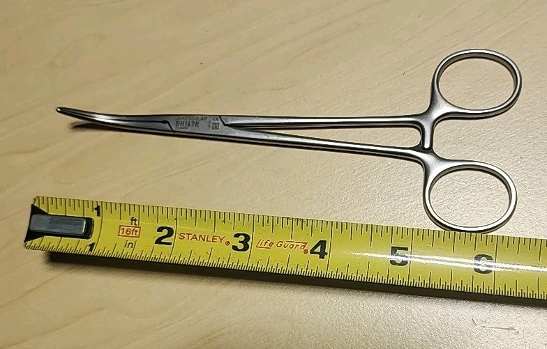 Aesculap (BH167R) Crile Hemostatic forceps -curved 16cm surgical instrument