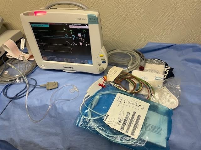Philips Intellivue MP 50 W/ CO2 monitor