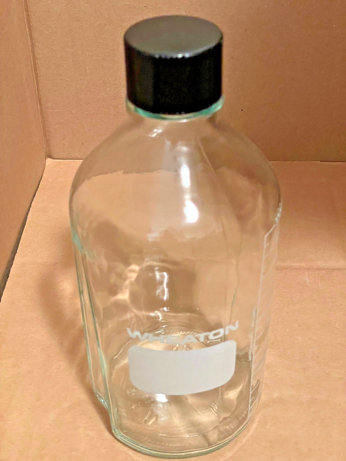 Wheaton 219760 Graduated Media Bottle with Rubber-lined Cap 1000mL – LOT of 12