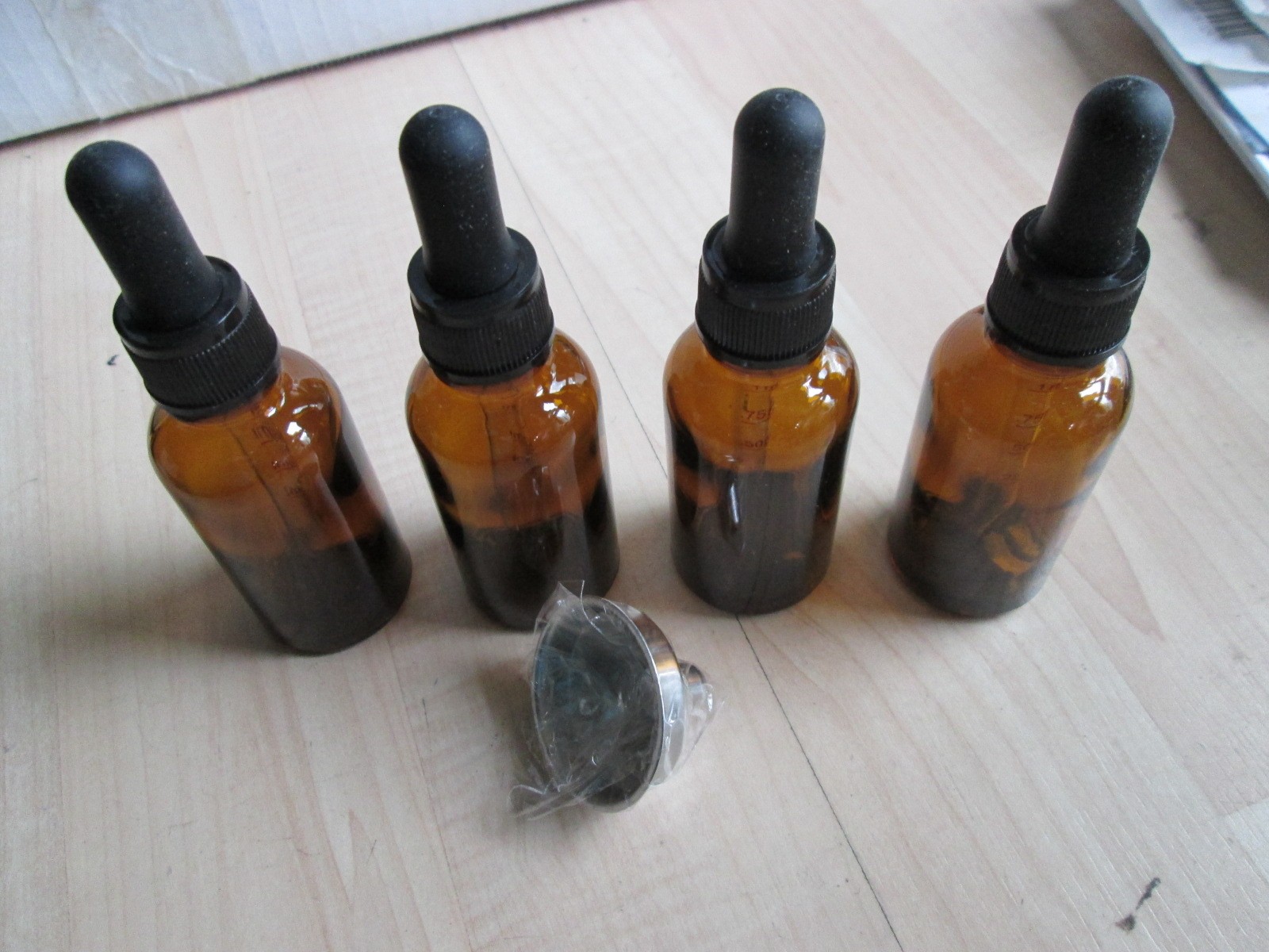 4 Pack 1oz 30ml Brown Boston Round Glass Bottles w/ Scaled Glass Droppers #H22EB