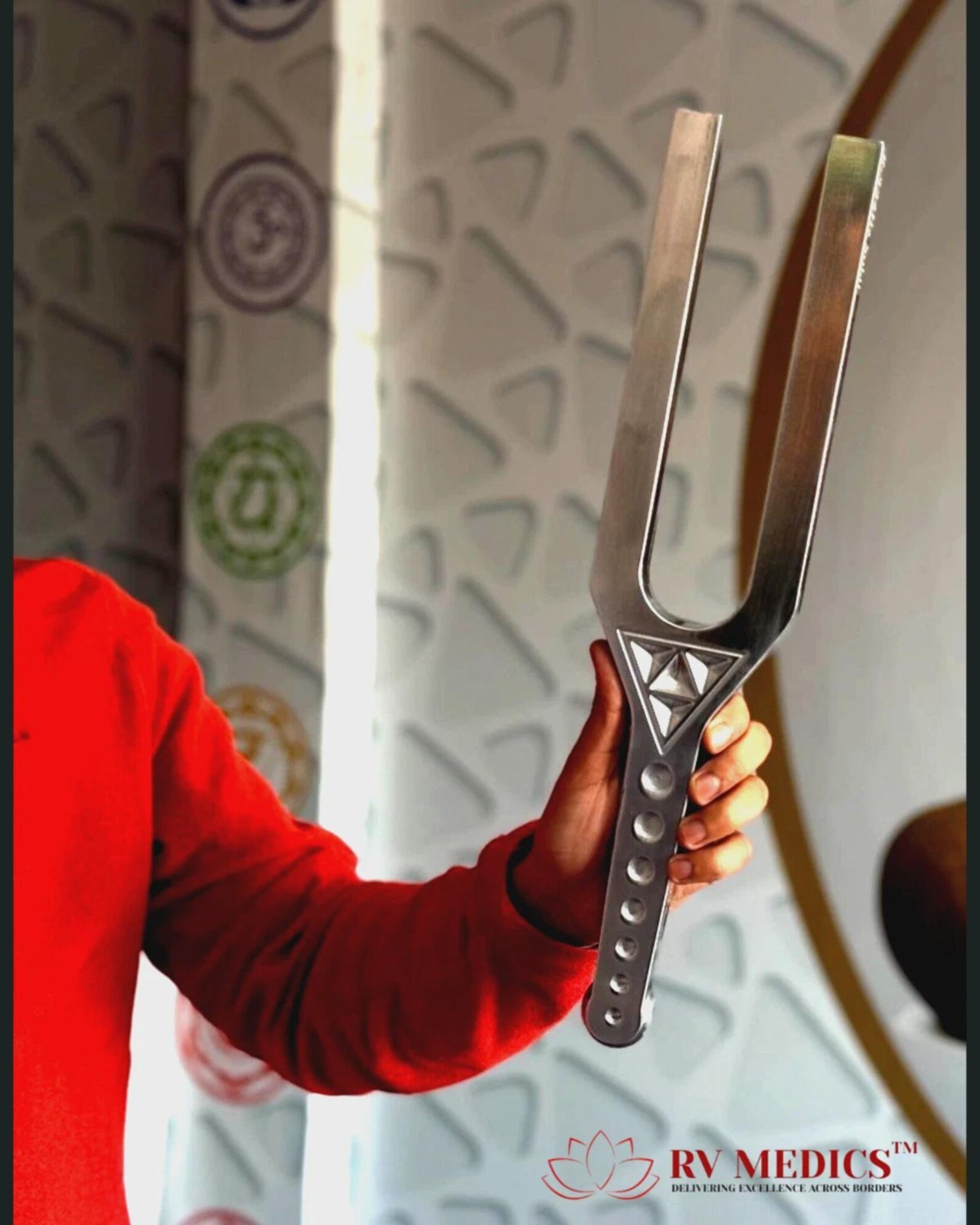555Hz Tuning Fork Sound Healing Tool – Transformation, Positive Change & Energy