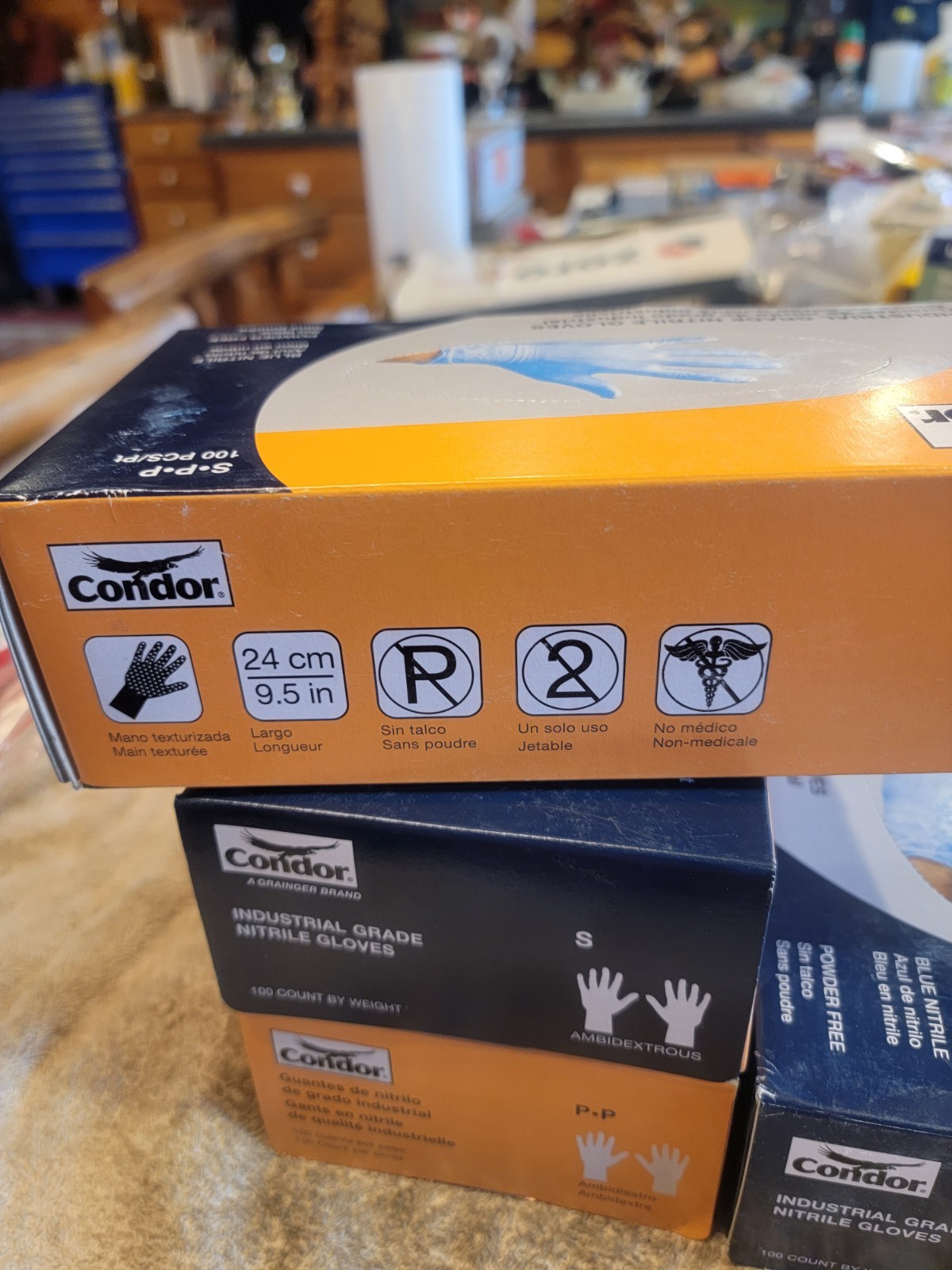 Condor 2XMA6T Disposable Gloves, Nitrile, Powder-Free, S, 4boxes Of 100 gloves.