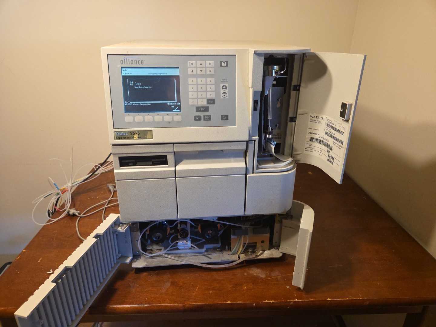 Waters Alliance 2695 HPLC Separations Module Powers On w/ 5 Carousels A-E Set