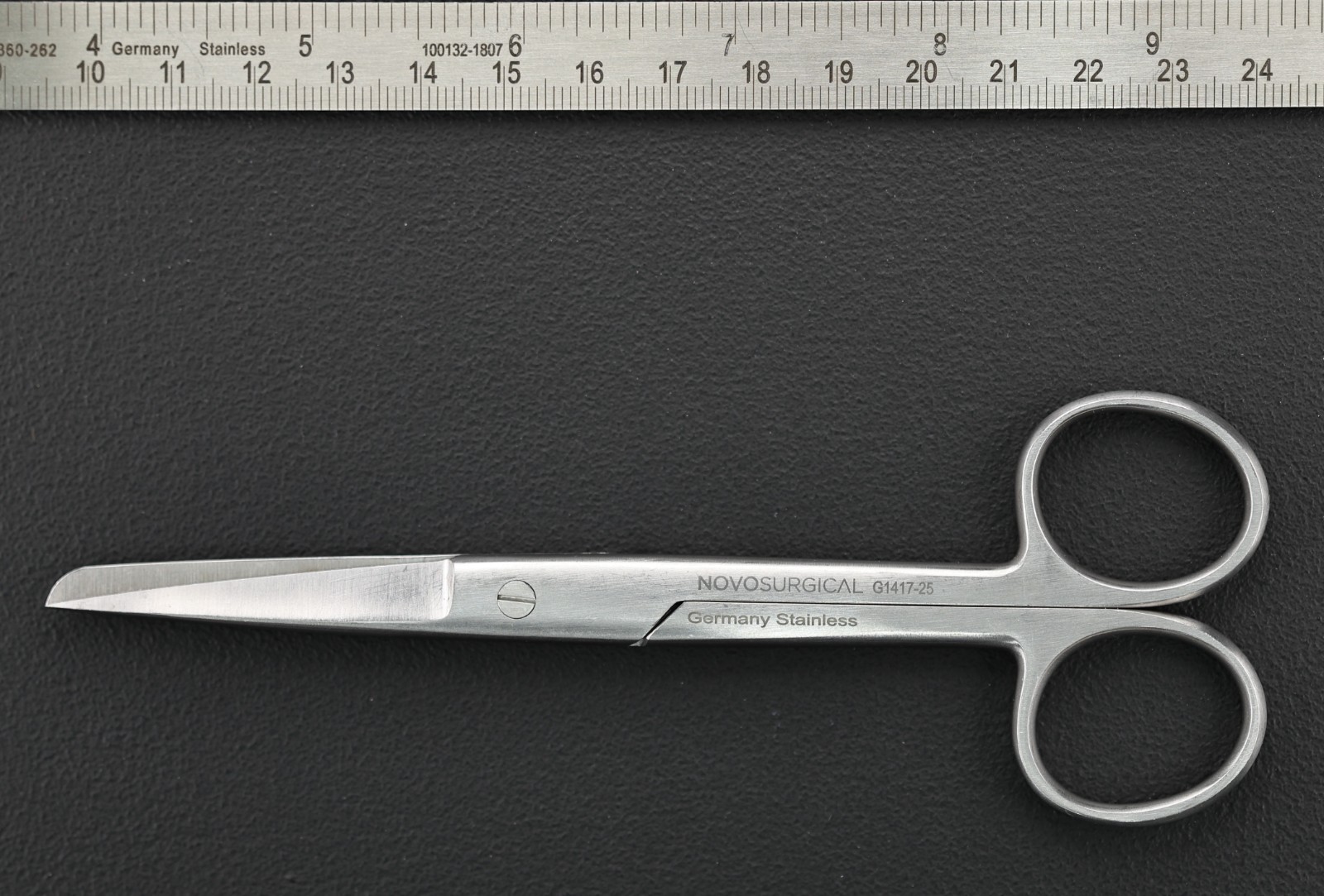 Novosurgical G1417-25 Operating Scissors, Blunt/Sharp, Straight, 5.75″