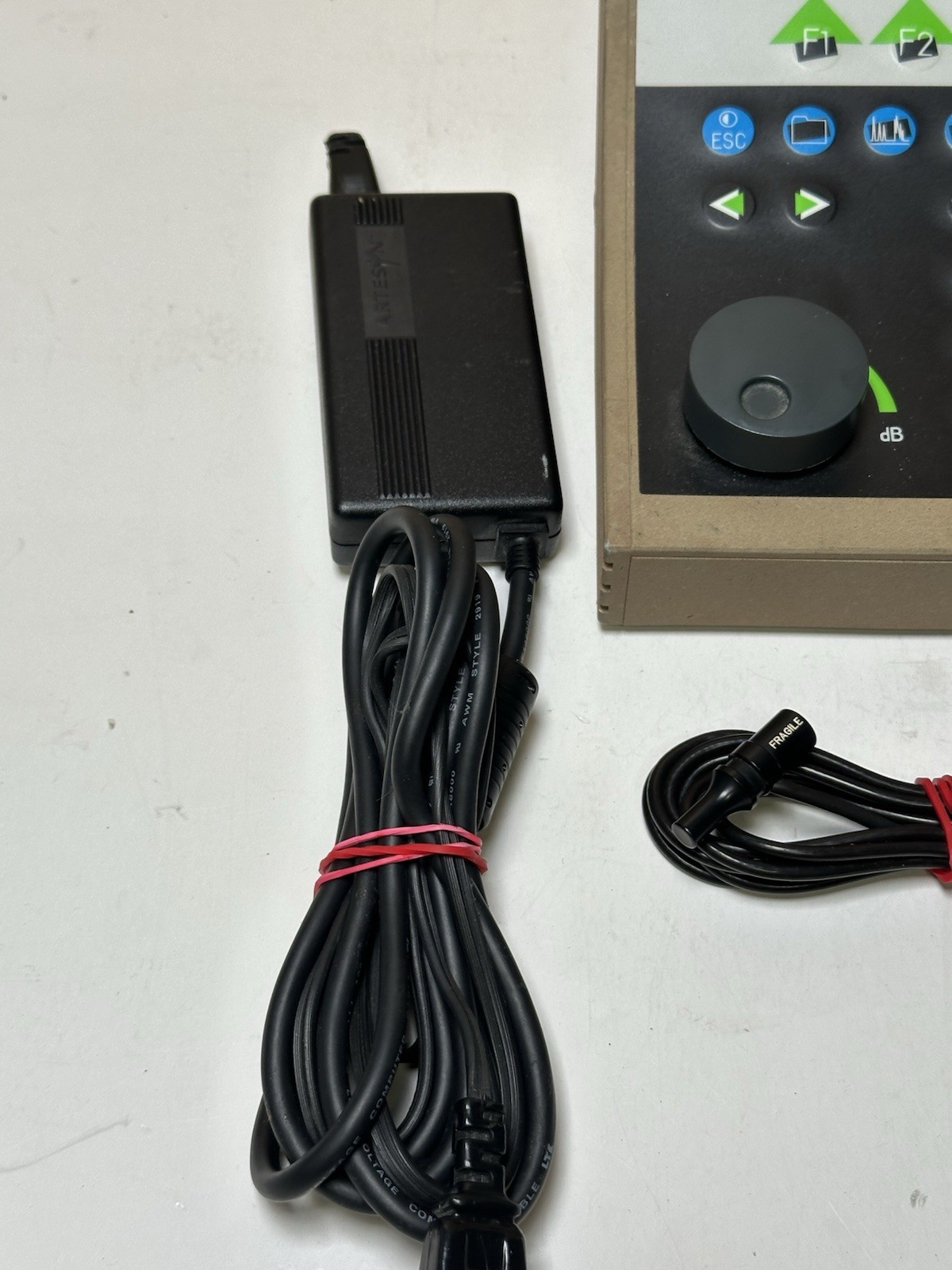 QUANTEL MEDICAL ECHOGRAPH AXIS-II (UNTESTED SALE AS-IS FOR PARTS OR REPAIR)