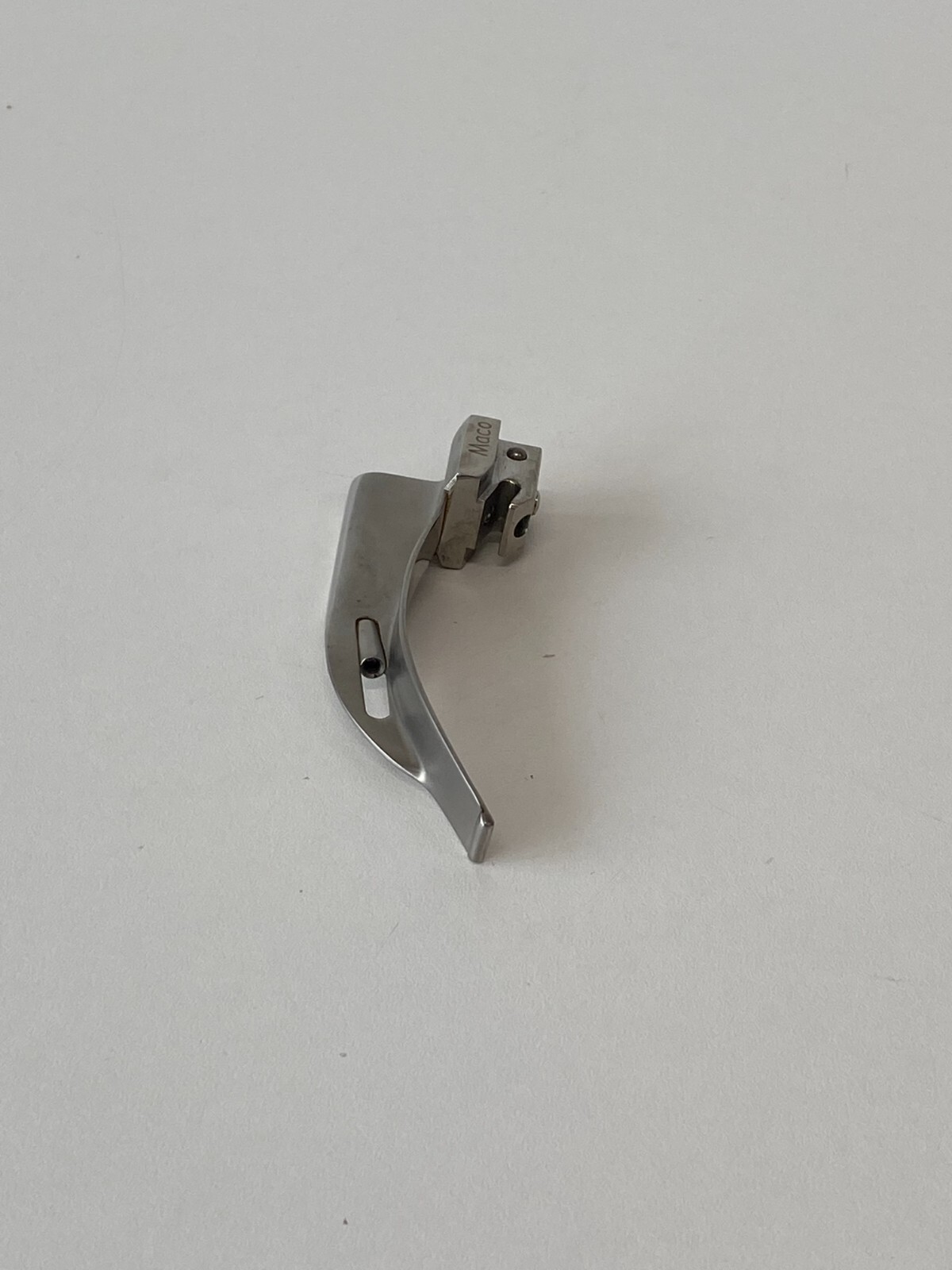 L30: Lot of 34 Maco Macintosh 2 Blade