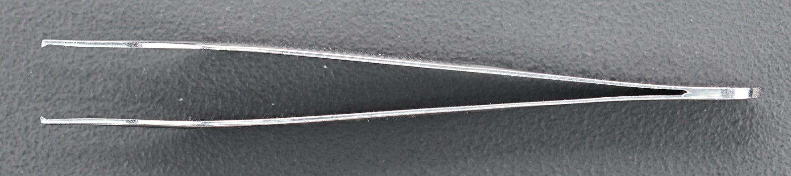 Jarit 129-234 Adson Forceps, 1×2 Teeth, 1.3mm Wide Jaw, Straight, 4-5/8″