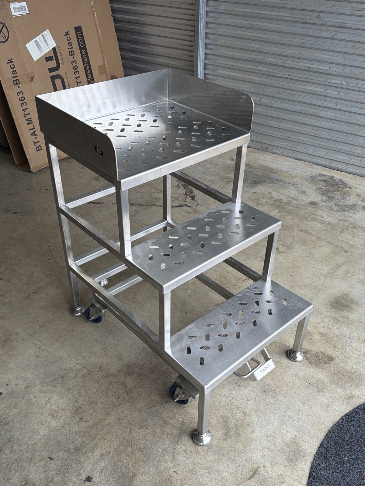 Custom Made Lab Cleanroom Stainless 3-Step Mobile Platform Ladder