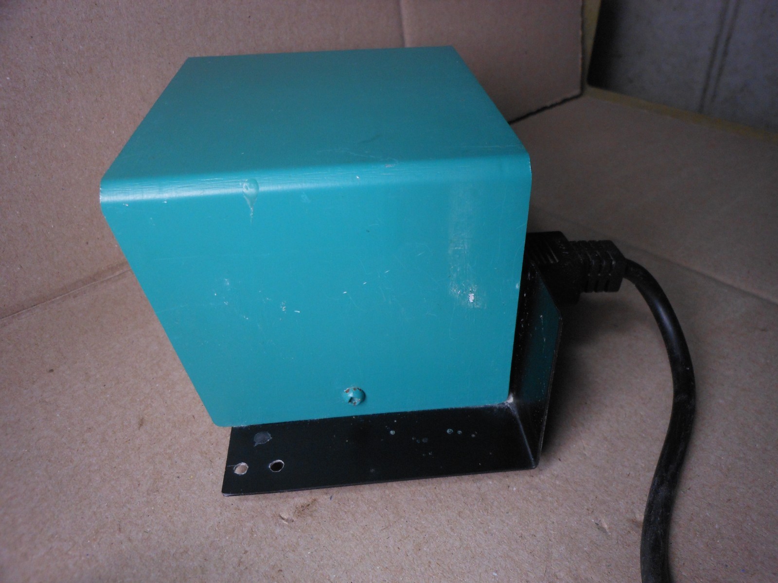 TRAY MAGIC SOFT TRAY TRIMMER Model 4008200 – Powers On Untested – Incomplete