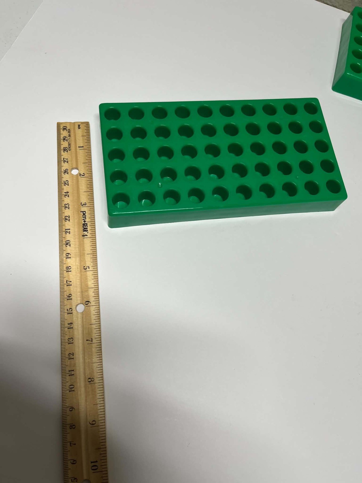 50-well green polypropylene (PP) vial racks designed for 2ml autosampler vials