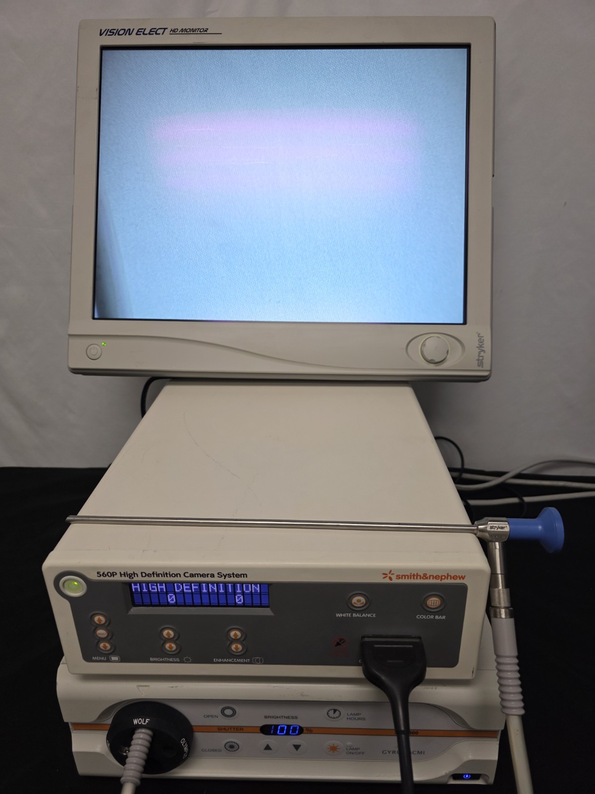 Smith & Nephew 560P HD Camera System w/ Light Source, 21″ Monitor & Scope (GOOD)