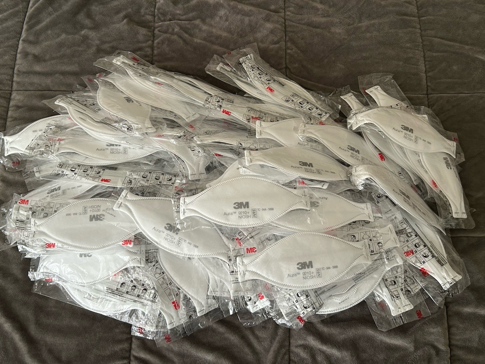 Lot of 100 Count 3M 9210 Aura N95 Face Masks Individually Sealed Group 100 Masks
