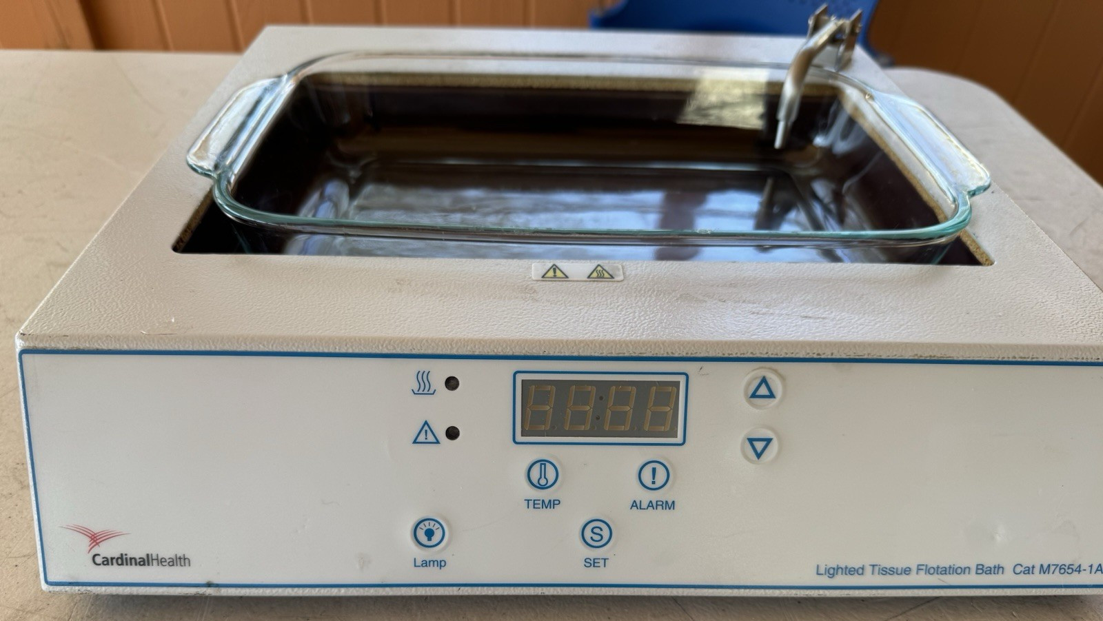 Cardinal Health Cat M7654-1A Lighted Tissue Flotation Bath With Glass