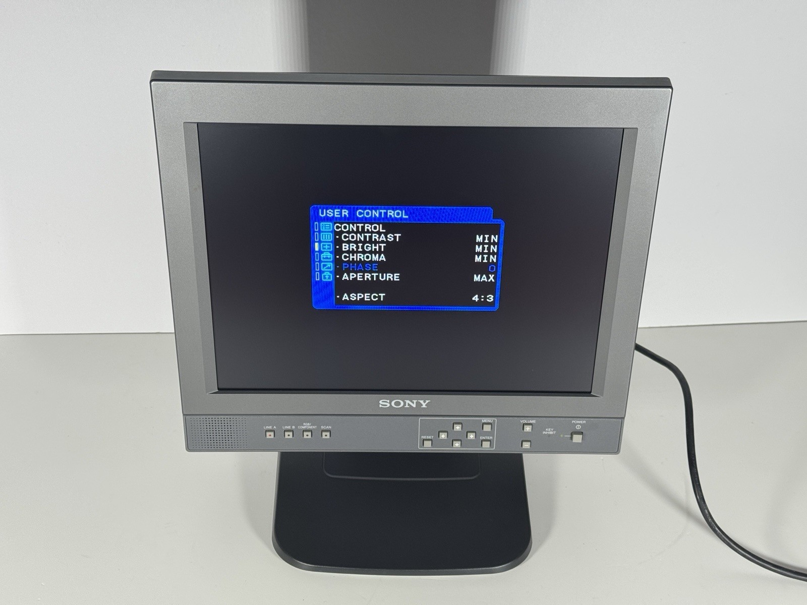 Sony LMD-1410 LCD 14″ Pro Monitor, 100-240VAC, 50/60Hz, Vintage, Audio/Video