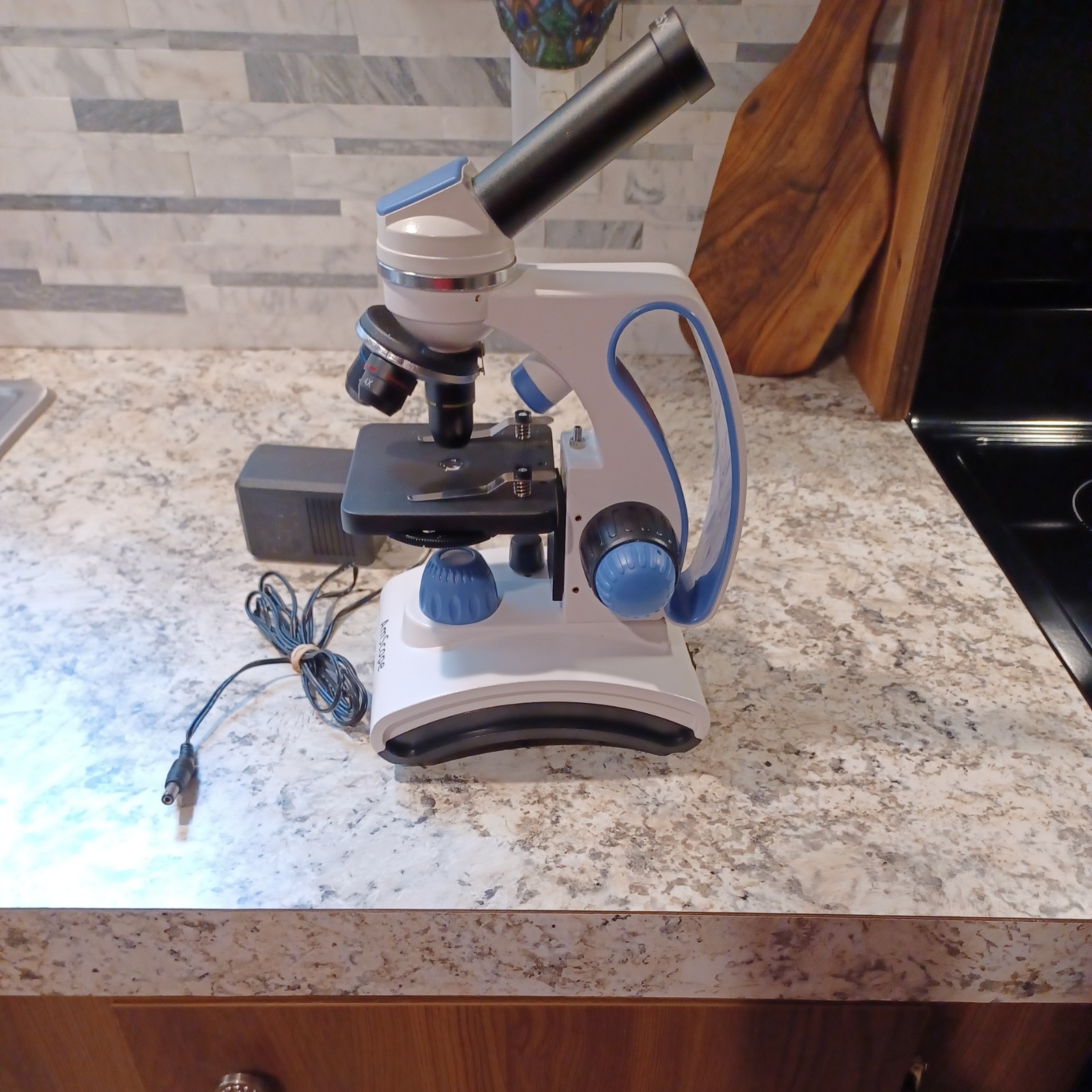 AmScope Microscope tested working 2 light settings 360 °view range from top