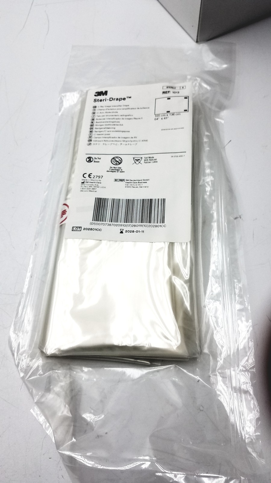 3M Steri drape 1013 64″x41″ Expiry 2028-01-11