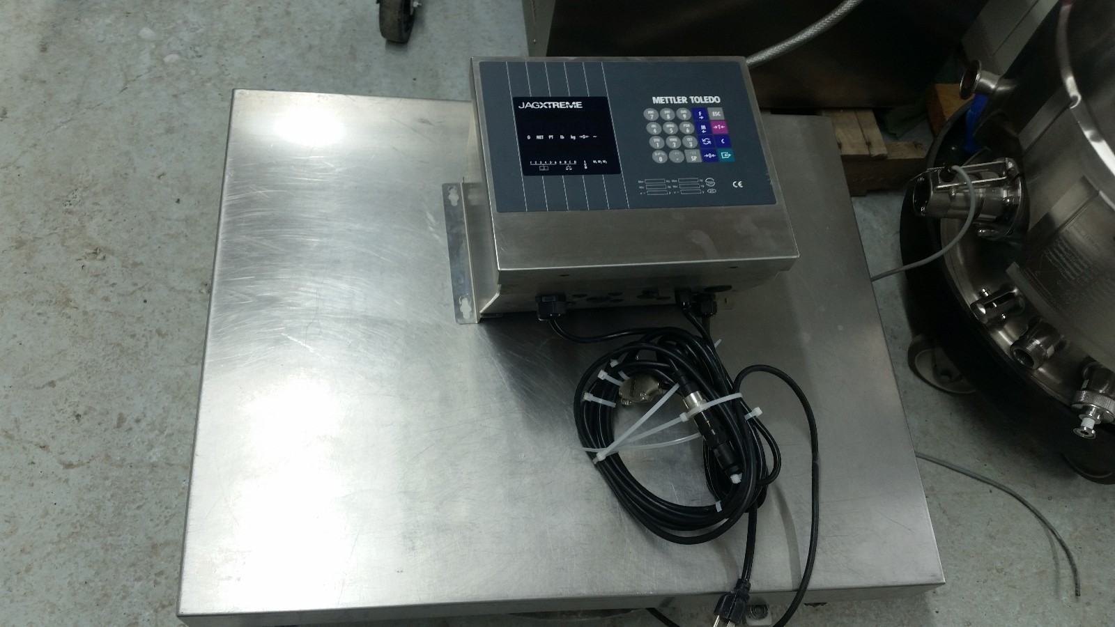 METTLER TOLEDO JXHA 3A00000 JAGXTREME SCALE HEAD & KC120S 120KG 23½” X 29½” BASE