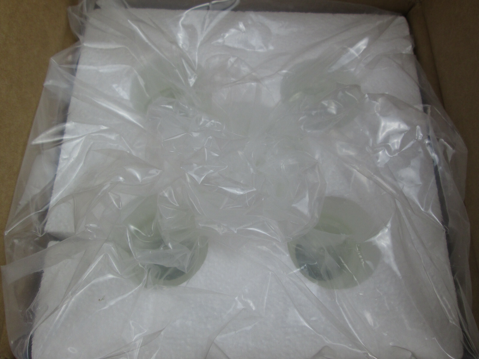 New In Box Lot of 4 SturdeeSeal Plastic Bottles Jars w Lids 8oz 8 Ounces SKU B