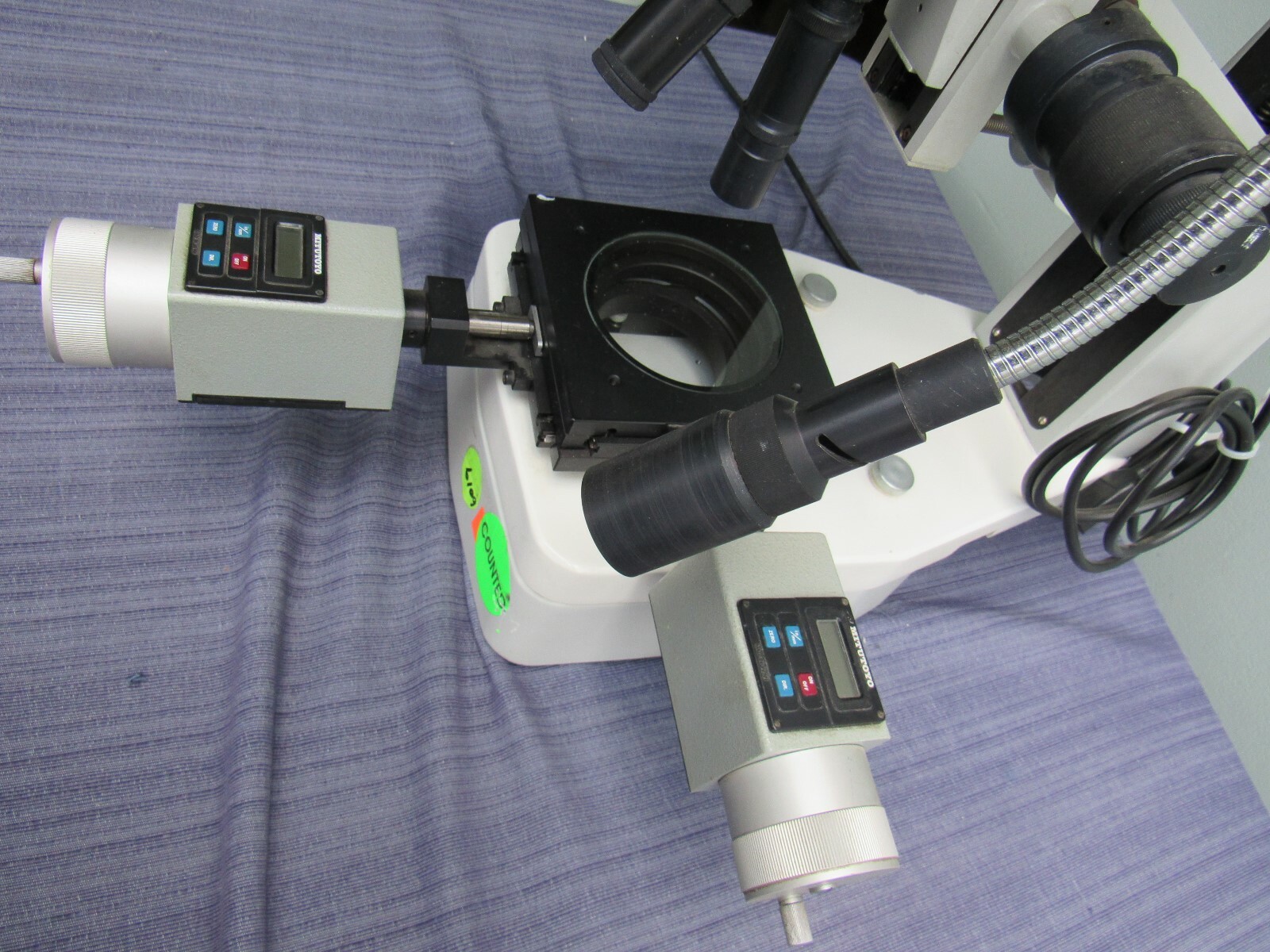 Vision Engineering Stereo Dynascope with stand, 4 optics.