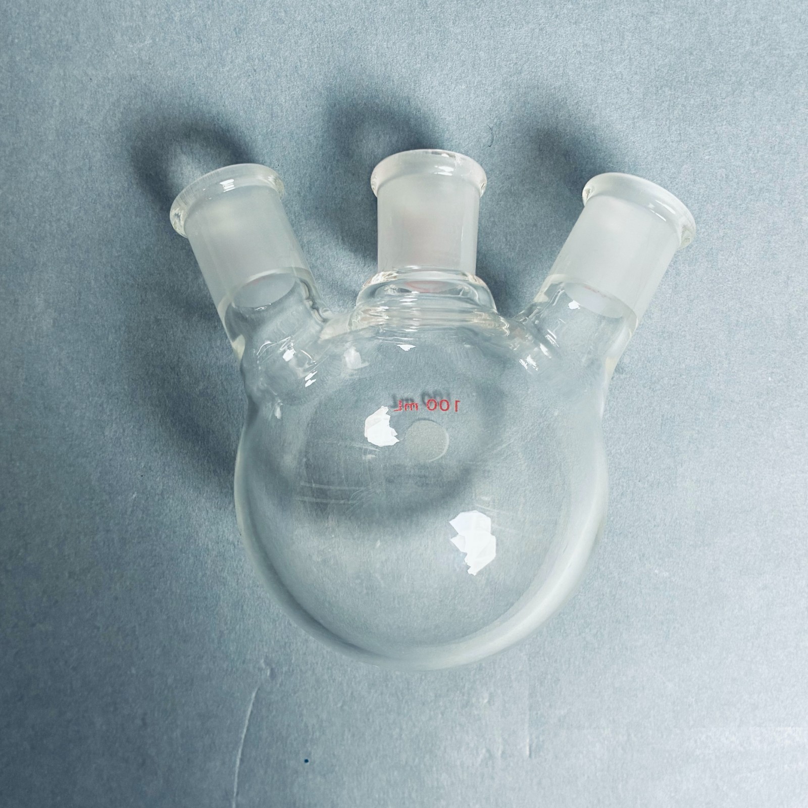 LabGlass 100 ml 3-Neck Round Bottom Flask Angled CS-14/20 SN-14/20 Outer Joint