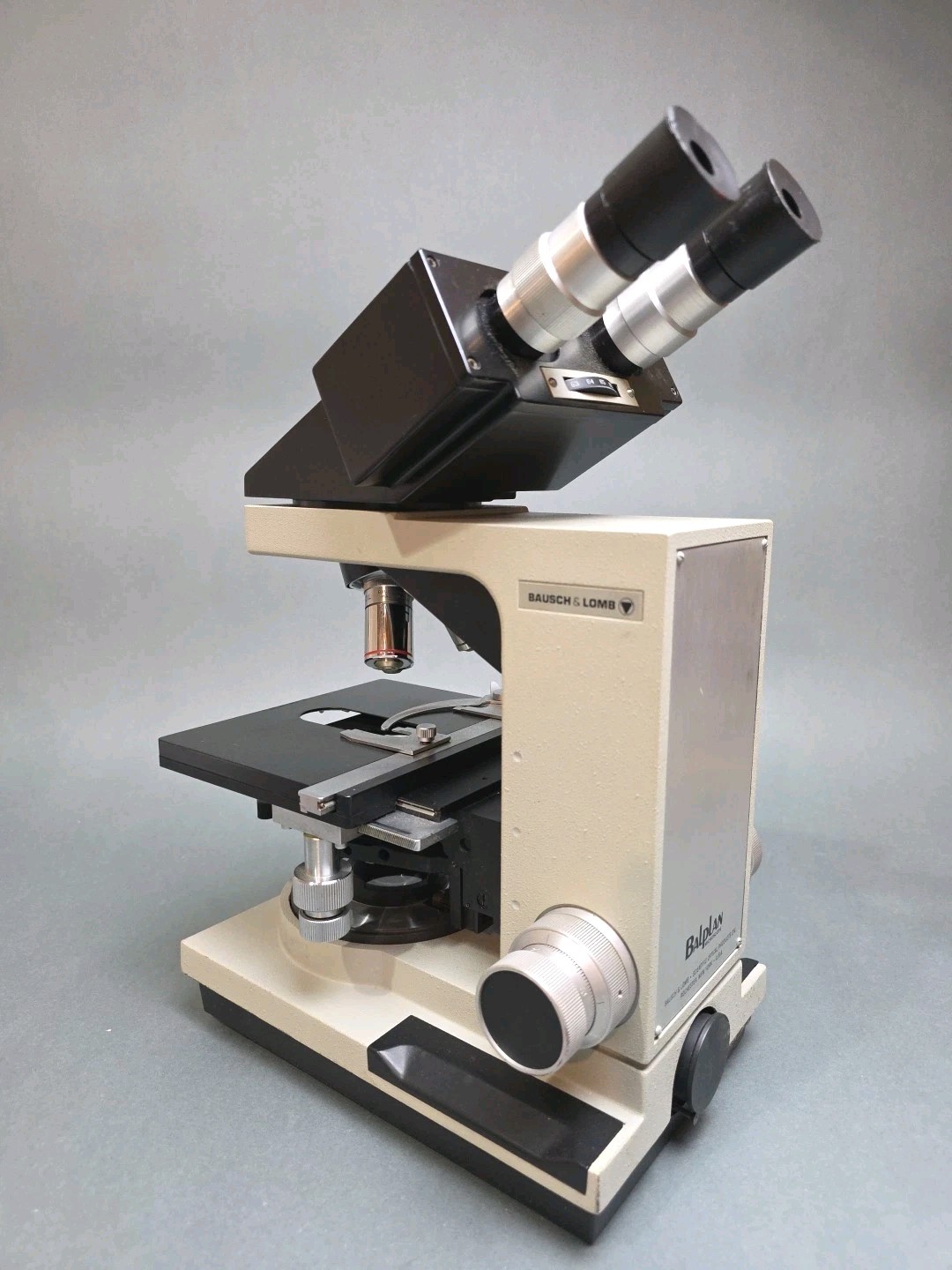 Bausch and Lomb Balplan Binocular Microscope – 5x 10x 40x 100x Objectives