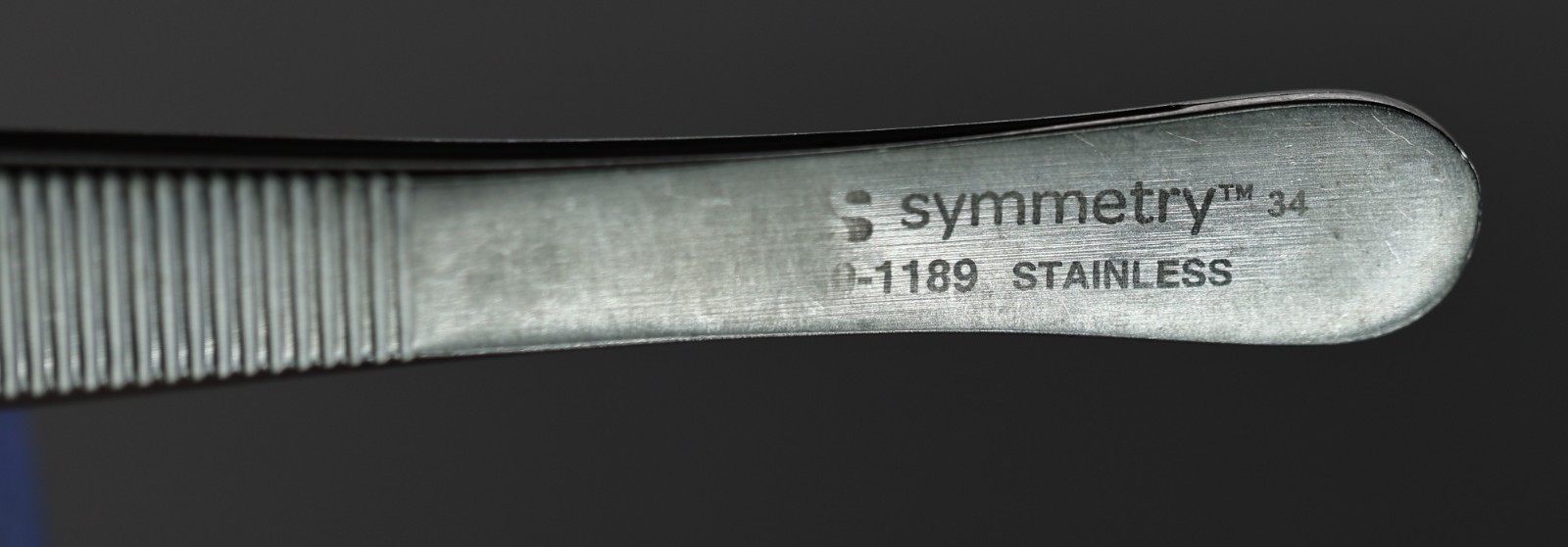 Symmetry 30-1189 Adson Brown Forceps, Serrated, 1.5mm Wide Jaw, STR, 4-5/8″
