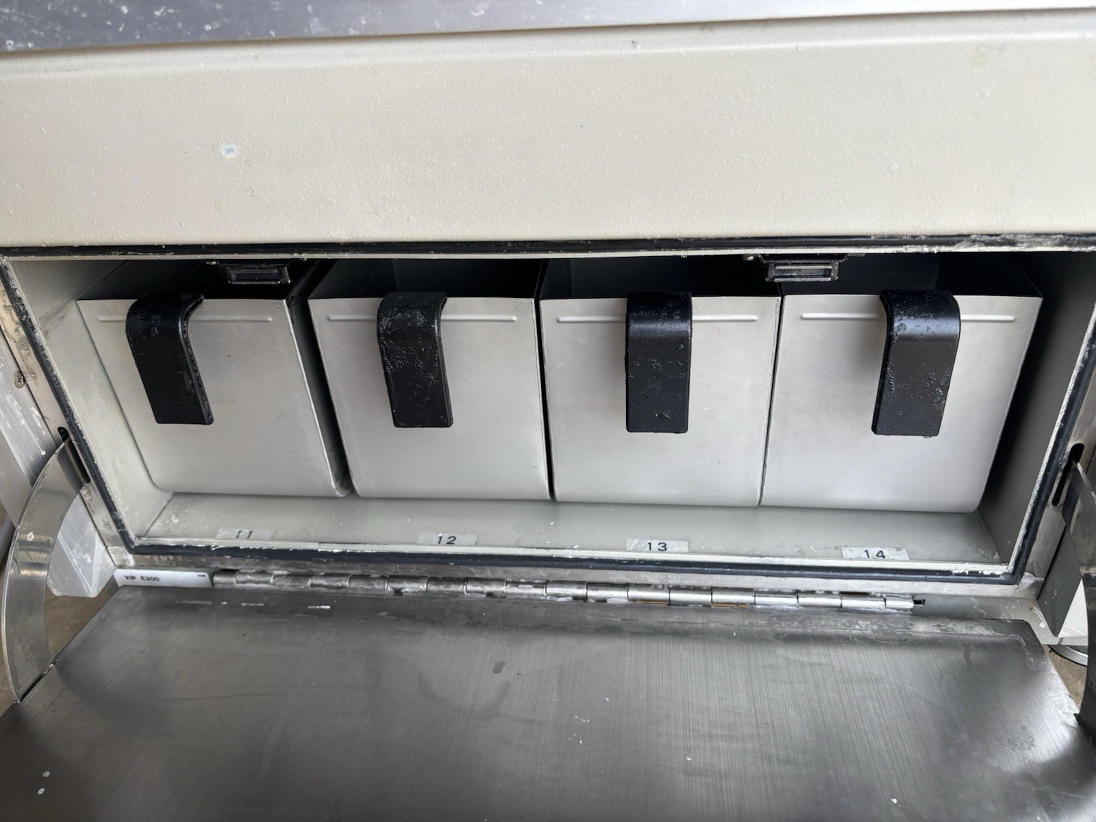 Sakura Tissue-Tek VIP E300 Tissue Processor (Desktop Configuration)