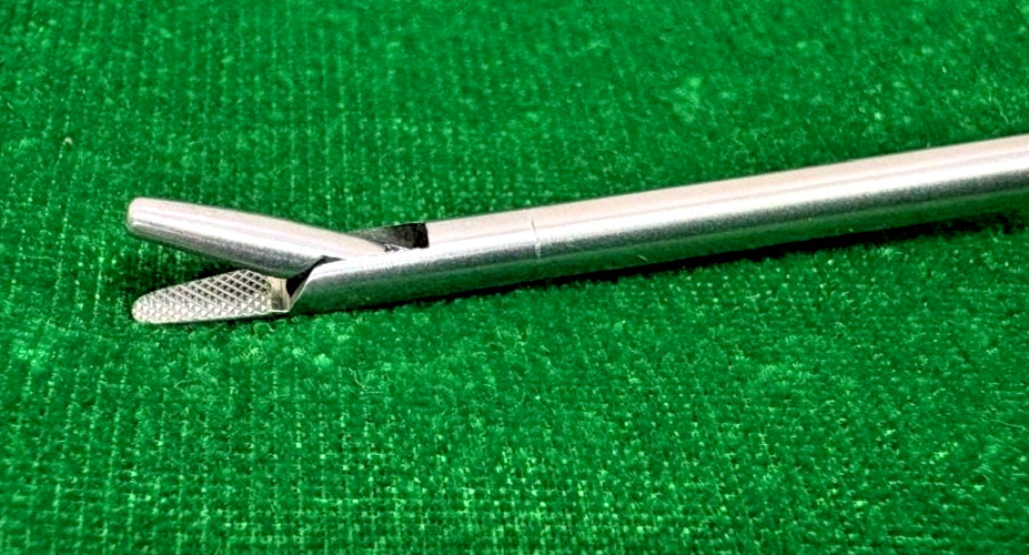 Laparoscopic Pediatric Needle Holder Straight Jaw 3mmx330mm Reusable Instruments