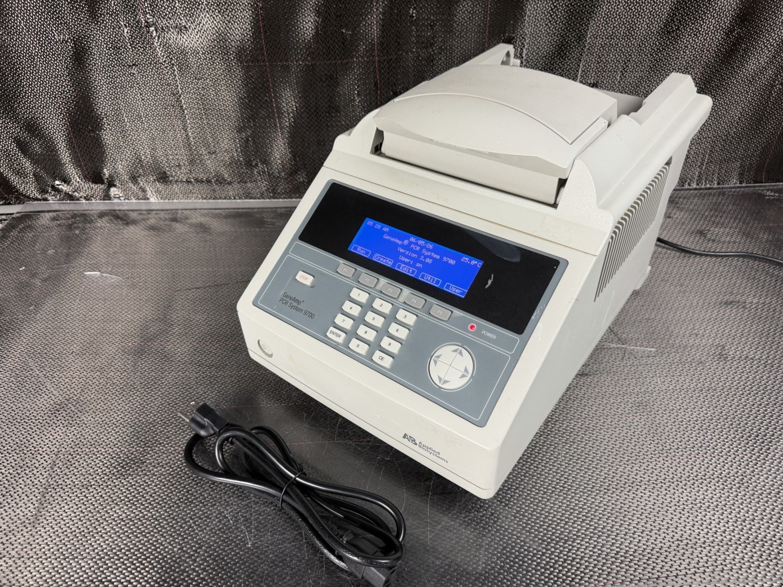 APPLIED BIOSYSTEMS GENEAMP 9700 PCR THERMAL CYCLER SYSTEM VGC! Ships Fast