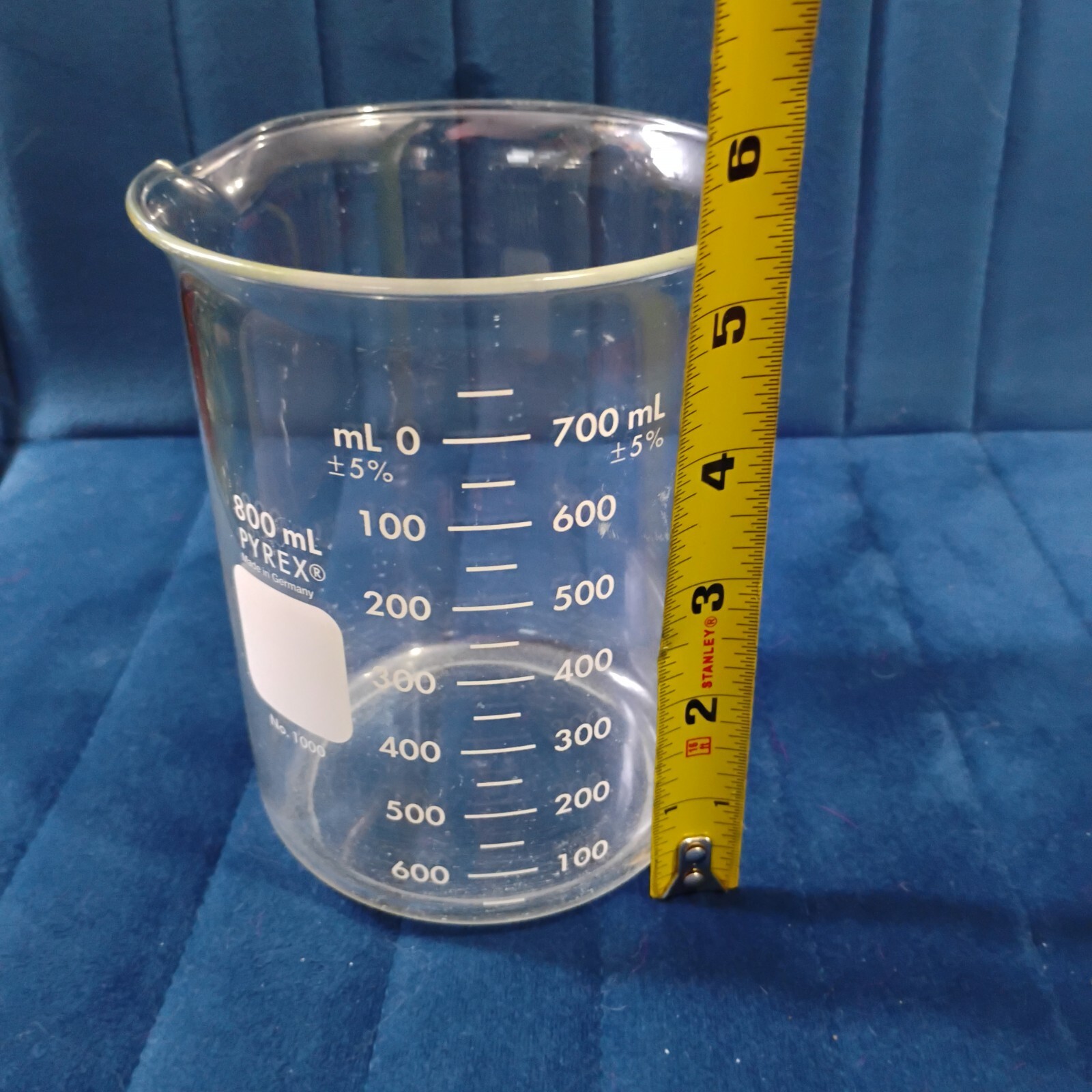PYREX 800 mL Graduated Beaker Griffin Low Form Heat Resistant Apothecary Germany