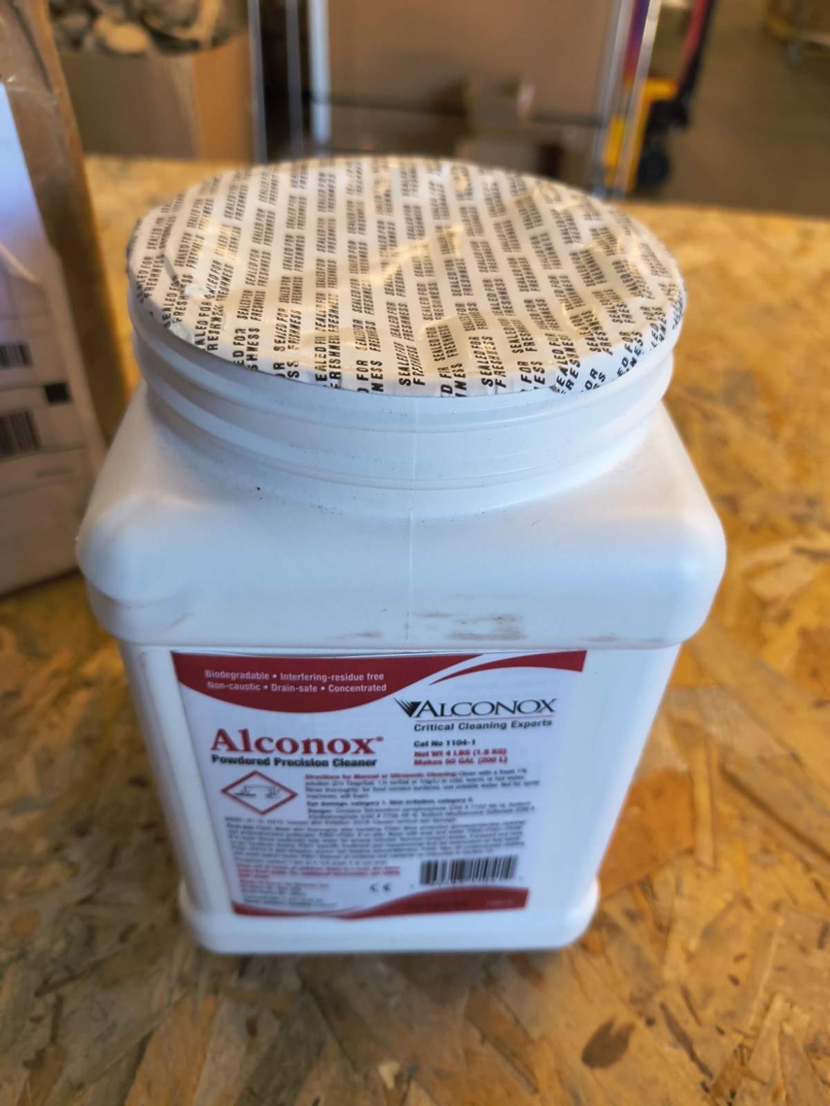 Alconox 1104-1 Detergent Cleaning Concentrate Container – 4lb