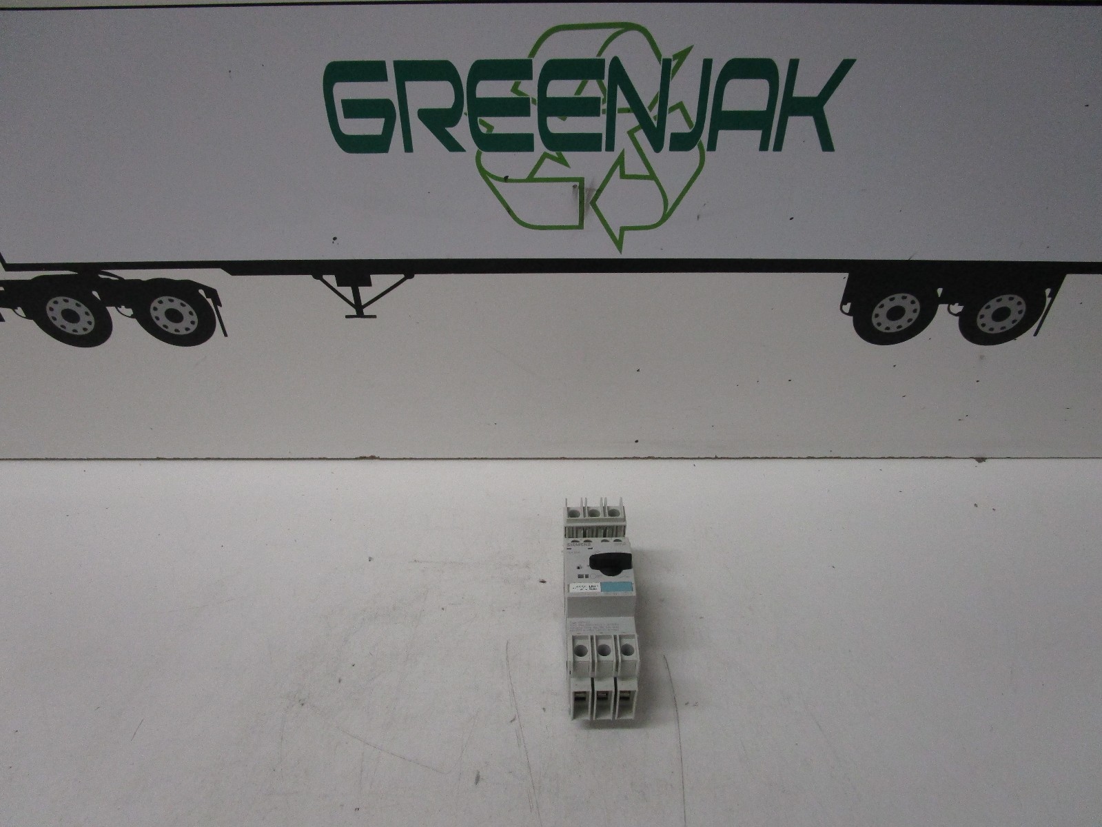 SIEMENS 3RV1821-1CD10 600V TYPE H3RV182 CIRCUIT BREAKER – USED – FREE SHIPPING