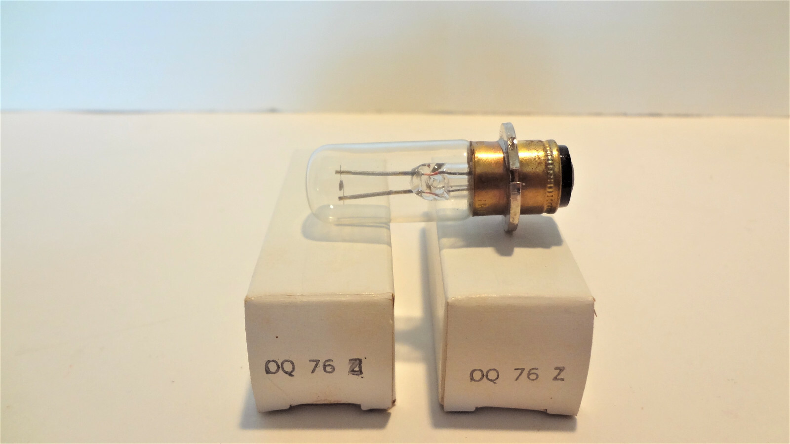 ZEISS 38-01-76 BULB 6 VOLT 15 WATT WITH FLANGE BASE WOTAN QTY (2) **NEW**