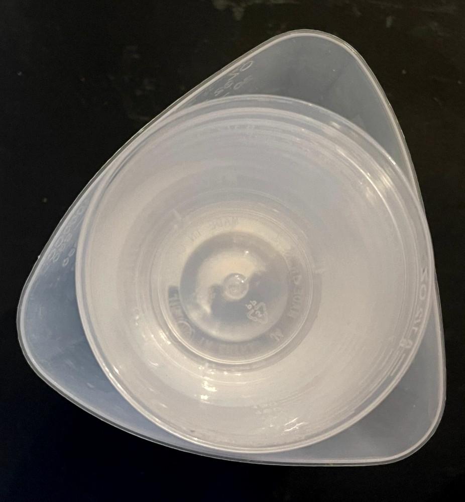 Graduated Measuring Cup Triangular Lab Specimen Container LOT Metric ml/cc + oz