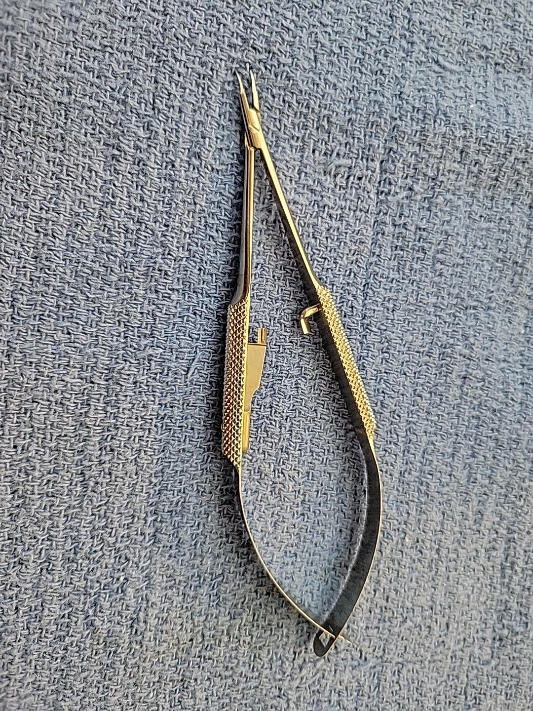 Storz Bechert-Sinskey Needle Holder 9mm Straight Delicate Locking E3827