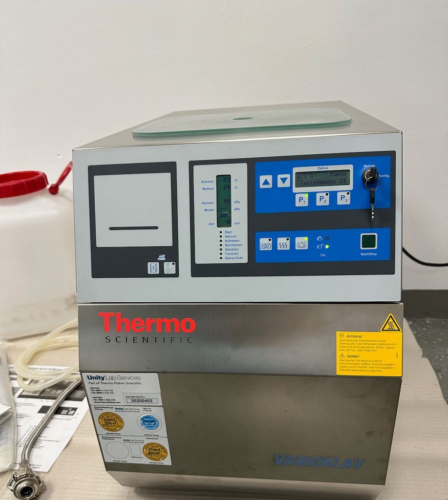 Thermo Scientific Varioklav 25T Steam Sterilizer Table Autoclave 25 Liter