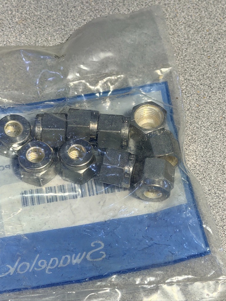 NEW OEM SWAGELOK SS-402-1 1/4-inch Swagelok tube fitting BIN M 28 Pack of 10